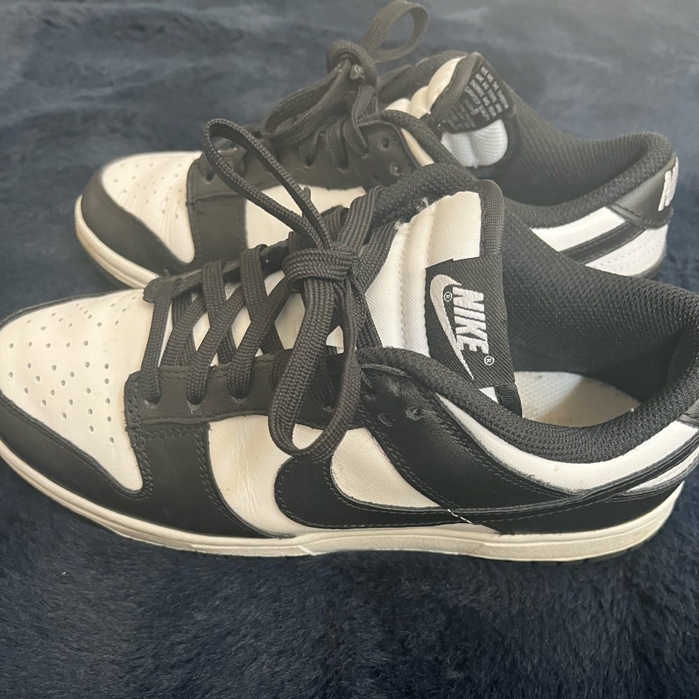 Nike Dunk Low ‘Panda’ - Picture 2 of 5